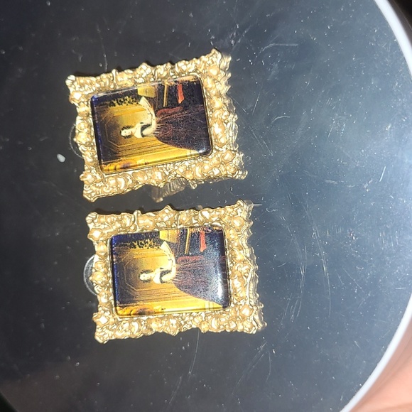 Beautiful Lady Portrait with glass finish earrings - Picture 4 of 6